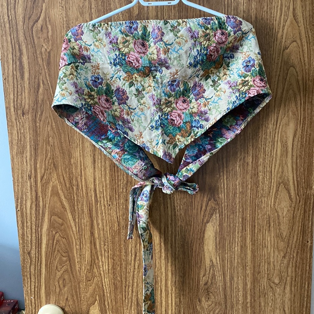 3/$20 Vintage patterned crop top/tube top